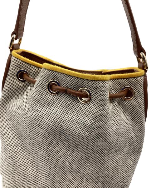 FURLA（フルラ）FURLA (フルラ) バケットバッグ ベージュの古着・服飾アイテム