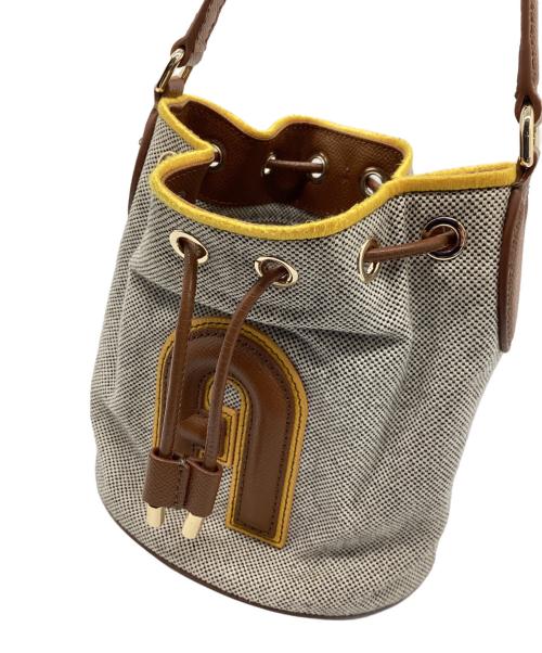 FURLA（フルラ）FURLA (フルラ) バケットバッグ ベージュの古着・服飾アイテム