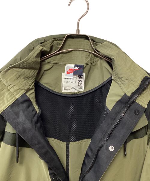 NIKE×sacai（ナイキ×サカイ）NIKE×sacai (ナイキ×サカイ) NRG トレンチジャケット カーキ×ブラック サイズ:Mの古着・服飾アイテム