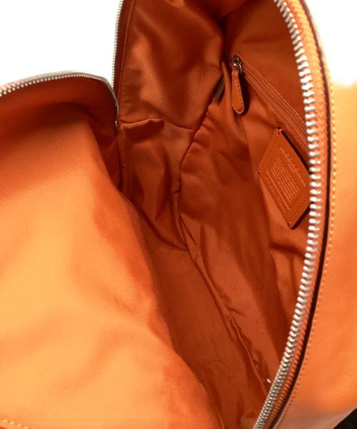 COACH（コーチ）COACH (コーチ) リュック ベージュ×オレンジの古着・服飾アイテム