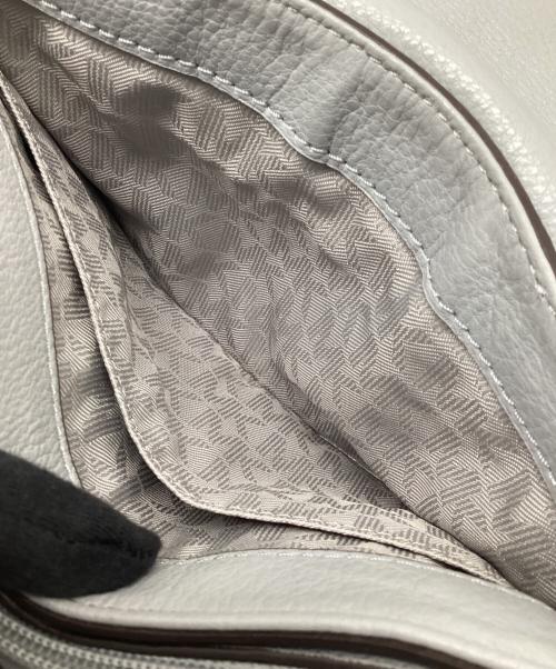 MICHAEL KORS（マイケルコース）MICHAEL KORS (マイケルコース) ショルダーバッグ ライトグレーの古着・服飾アイテム
