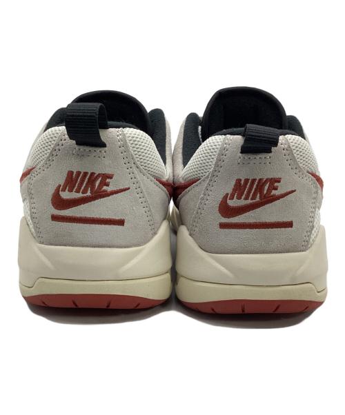 JORDAN（ジョーダン）JORDAN (ジョーダン) スニーカー グレー×ホワイト サイズ:27.5の古着・服飾アイテム