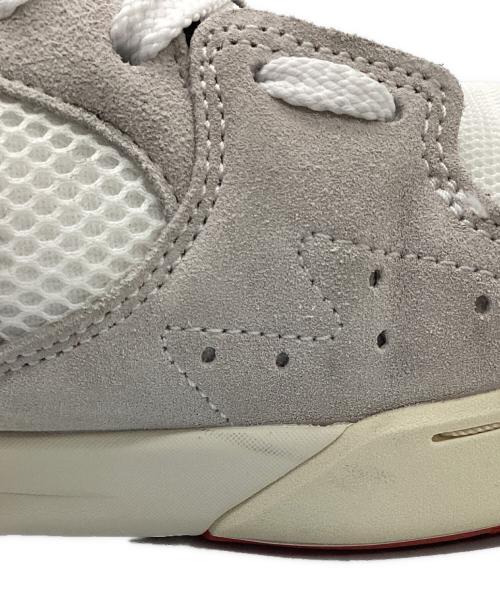 JORDAN（ジョーダン）JORDAN (ジョーダン) スニーカー グレー×ホワイト サイズ:27.5の古着・服飾アイテム