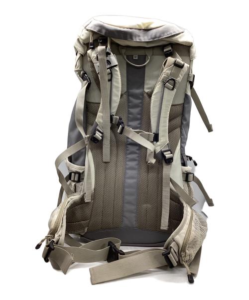 THE NORTH FACE（ザ ノース フェイス）THE NORTH FACE (ザ ノース フェイス) バックパック アイボリー×グレーの古着・服飾アイテム