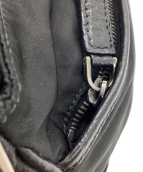 PRADA（プラダ）PRADA (プラダ) ナイロンショルダーバッグ ブラックの古着・服飾アイテム