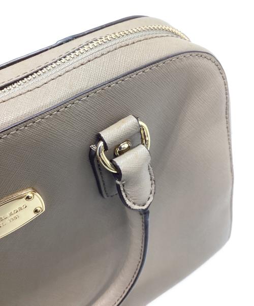 MICHAEL KORS（マイケル・コース）MICHAEL KORS (マイケル・コース) 2WAYバッグ ベージュの古着・服飾アイテム
