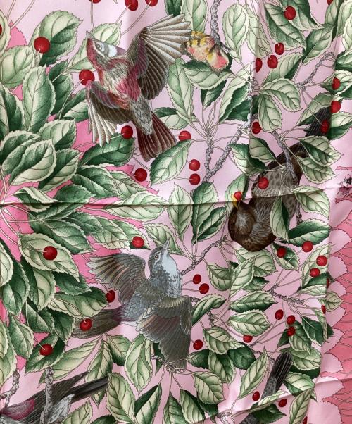 HERMES（エルメス）HERMES (エルメス) シルクスカーフ　Les merises ピンクの古着・服飾アイテム