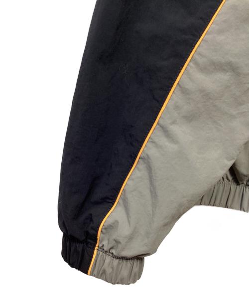 NIKE（ナイキ）NIKE (ナイキ) フーデッドジャケット グレー×ブラック サイズ:Mの古着・服飾アイテム