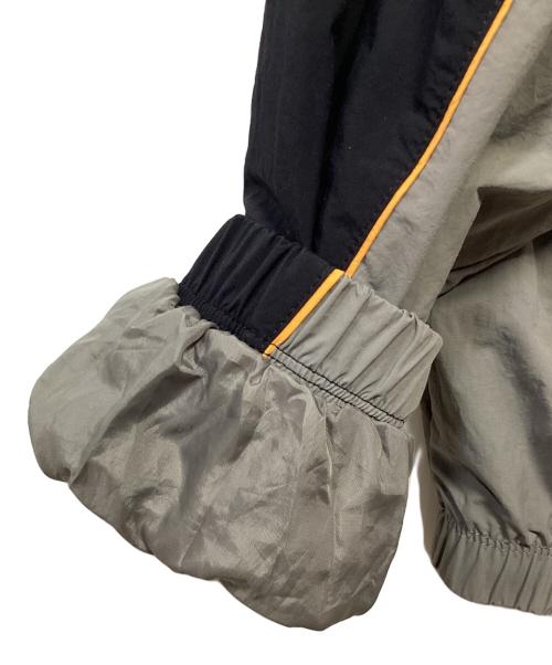 NIKE（ナイキ）NIKE (ナイキ) フーデッドジャケット グレー×ブラック サイズ:Mの古着・服飾アイテム