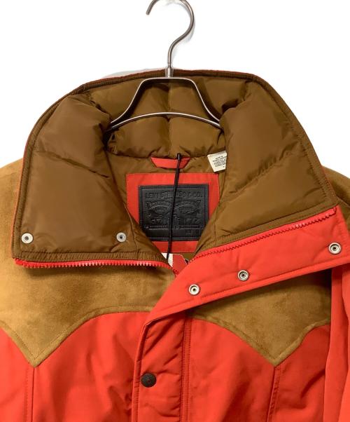 LEVI'S（リーバイス）LEVI'S (リーバイス) ダウンジャケット ベージュ×オレンジ サイズ:M 未使用品の古着・服飾アイテム
