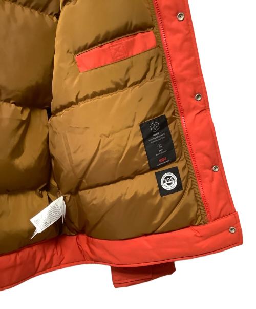 LEVI'S（リーバイス）LEVI'S (リーバイス) ダウンジャケット ベージュ×オレンジ サイズ:M 未使用品の古着・服飾アイテム