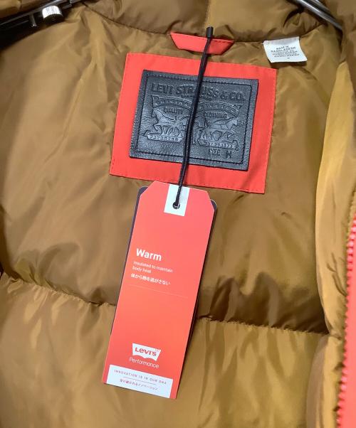 LEVI'S（リーバイス）LEVI'S (リーバイス) ダウンジャケット ベージュ×オレンジ サイズ:M 未使用品の古着・服飾アイテム
