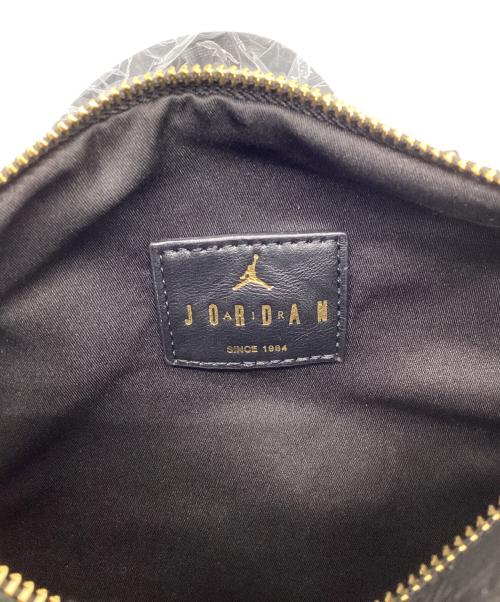 JORDAN（ジョーダン）JORDAN (ジョーダン) モノグラム ミニ ダッフルバッグ (3L) ブラックの古着・服飾アイテム