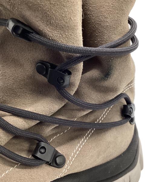 asics（アシックス）asics (アシックス) スポーツスタイルスニーカー ベージュ サイズ:27の古着・服飾アイテム