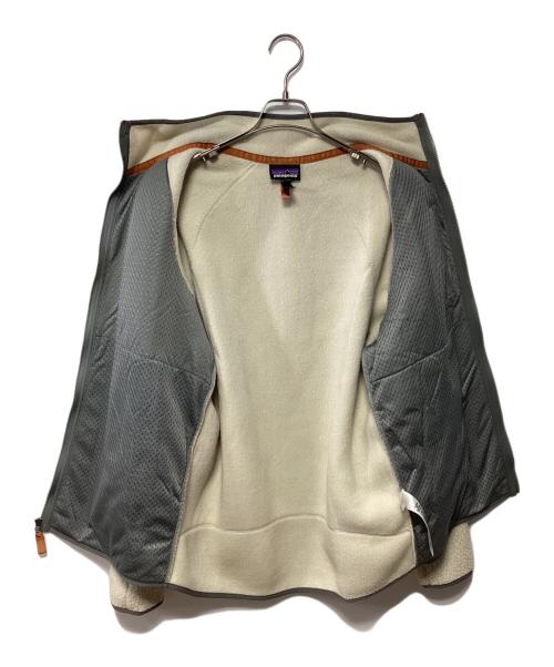 Patagonia（パタゴニア）Patagonia (パタゴニア) レトロ・パイル・ジャケット アイボリー×グレー サイズ:Lの古着・服飾アイテム