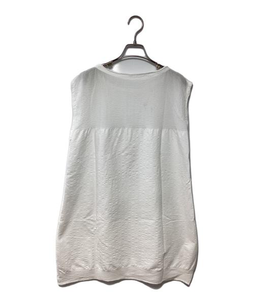 ISSEY MIYAKE me（イッセイ ミヤケ ミー）ISSEY MIYAKE me (イッセイ ミヤケ ミー) ノースリーブブラウス オフホワイト サイズ:不明の古着・服飾アイテム