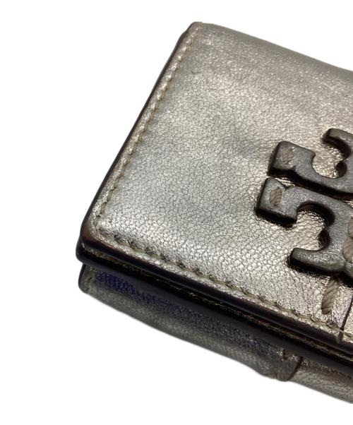 TORY BURCH（トリーバーチ）TORY BURCH (トリーバーチ) 3つ折り財布 シルバーカラーの古着・服飾アイテム