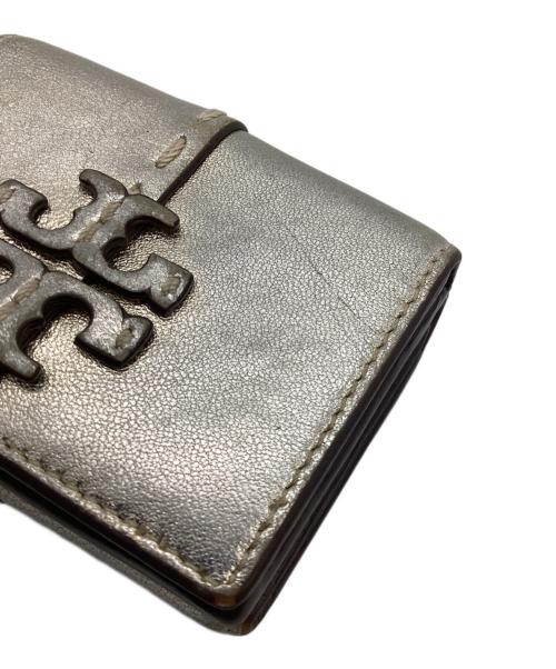 TORY BURCH（トリーバーチ）TORY BURCH (トリーバーチ) 3つ折り財布 シルバーカラーの古着・服飾アイテム