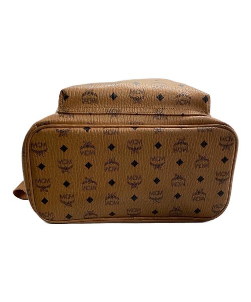 MCM（エムシーエム）MCM (エムシーエム) スタッズリュック キャメルの古着・服飾アイテム