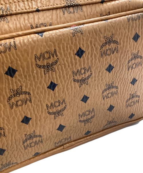 MCM（エムシーエム）MCM (エムシーエム) スタッズリュック キャメルの古着・服飾アイテム