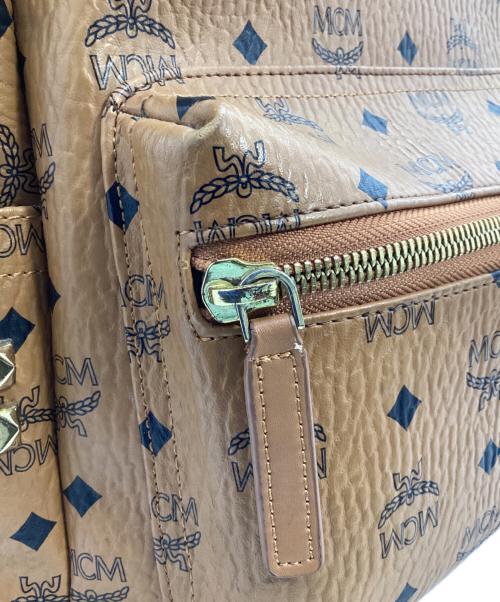 MCM（エムシーエム）MCM (エムシーエム) スタッズリュック キャメルの古着・服飾アイテム