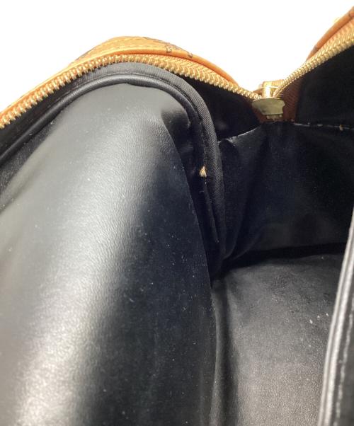MCM（エムシーエム）MCM (エムシーエム) スタッズリュック キャメルの古着・服飾アイテム
