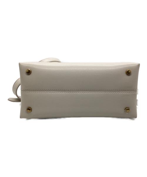 CHARLES & KEITH（チャールズアンドキース）CHARLES & KEITH (チャールズアンドキース) ストーンエンベリッシュド ハンドルバッグ アイボリーの古着・服飾アイテム