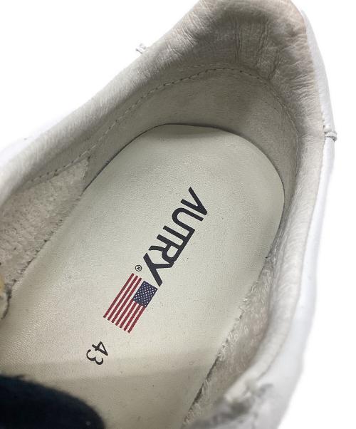 AUTRY（オートリー）AUTRY (オートリー) ローカットスニーカー ホワイト サイズ:43の古着・服飾アイテム