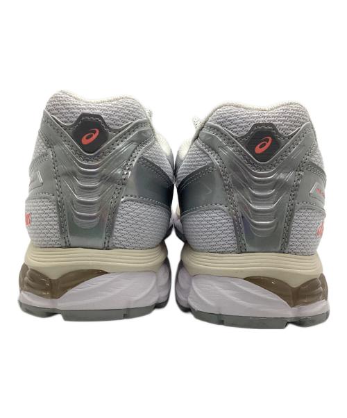 asics（アシックス）asics (アシックス) ローカットスニーカー シルバー×ホワイト サイズ:28.5の古着・服飾アイテム