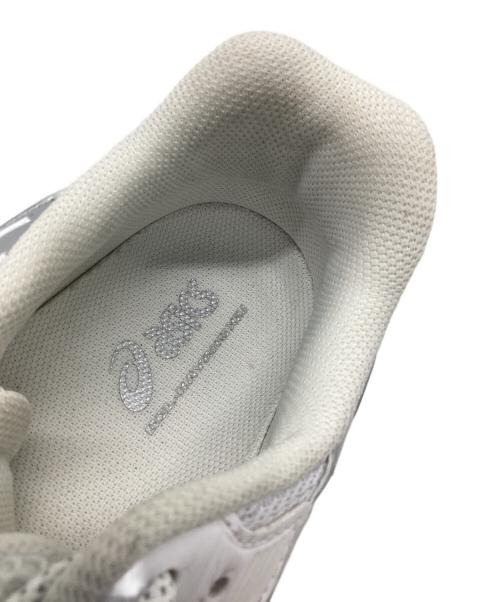 asics（アシックス）asics (アシックス) ローカットスニーカー シルバー×ホワイト サイズ:28.5の古着・服飾アイテム