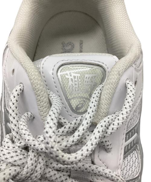 asics（アシックス）asics (アシックス) ローカットスニーカー シルバー×ホワイト サイズ:28.5の古着・服飾アイテム