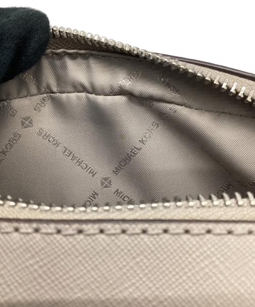 MICHAEL KORS（マイケルコース）MICHAEL KORS (マイケル・コース) ショルダーバッグ グレーの古着・服飾アイテム