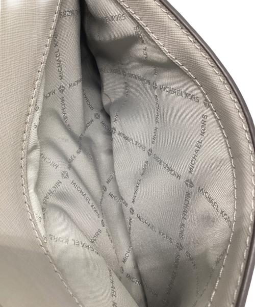 MICHAEL KORS（マイケルコース）MICHAEL KORS (マイケル・コース) ショルダーバッグ グレーの古着・服飾アイテム