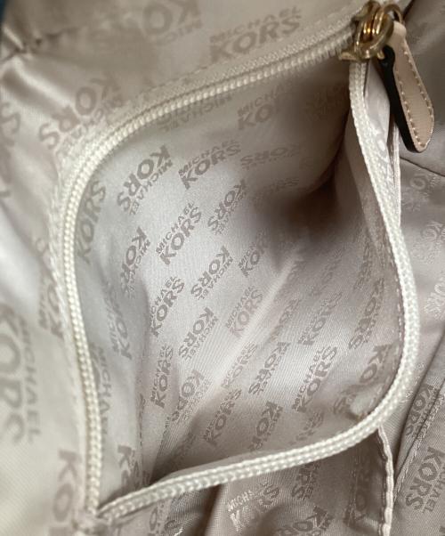 MICHAEL KORS（マイケル・コース）MICHAEL KORS (マイケル・コース) ショルダーバッグ ベージュの古着・服飾アイテム