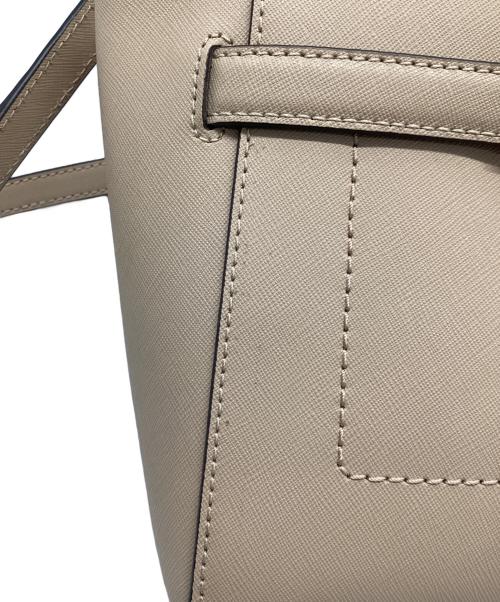 MICHAEL KORS（マイケル・コース）MICHAEL KORS (マイケル・コース) ショルダーバッグ ベージュの古着・服飾アイテム