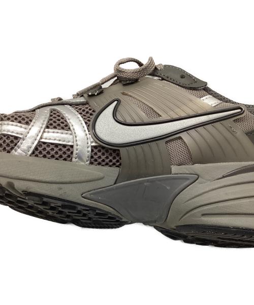 NIKE（ナイキ）NIKE (ナイキ) スニーカー カーキ サイズ:26.5の古着・服飾アイテム