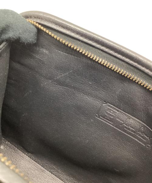 MCM（エムシーエム）MCM (エムシーエム) クラッチバッグ ブラックの古着・服飾アイテム