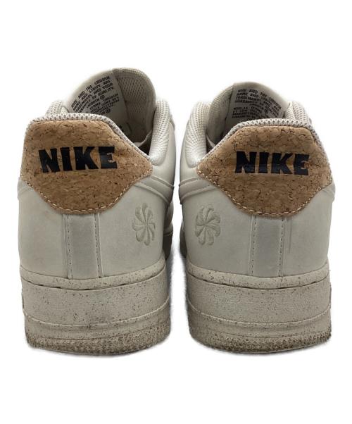 NIKE（ナイキ）NIKE (ナイキ) AIR FORCE 1 07 LV8 アイボリー サイズ:26の古着・服飾アイテム