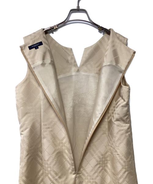 BURBERRY LONDON（バーバリーロンドン）BURBERRY LONDON (バーバリーロンドン) ノースリーブワンピース ベージュ サイズ:15の古着・服飾アイテム