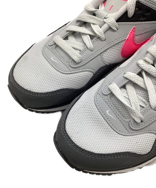 NIKE（ナイキ）NIKE (ナイキ) ローカットスニーカー グレー×ブラック サイズ:24.5の古着・服飾アイテム