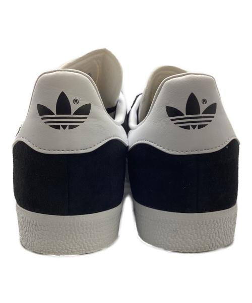 adidas（アディダス）adidas (アディダス) ローカットスニーカー ブラック×ホワイト サイズ:285の古着・服飾アイテム