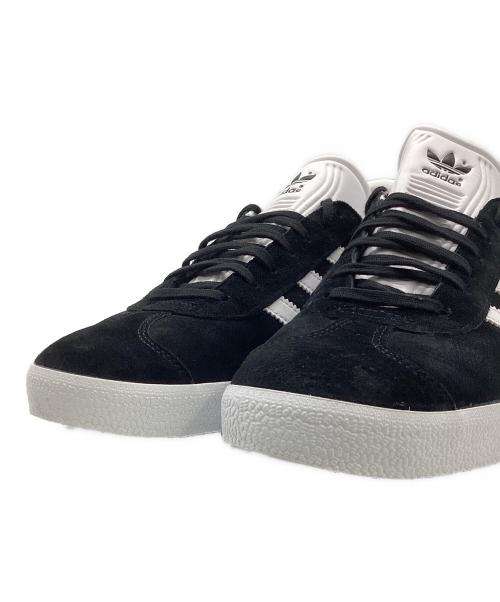adidas（アディダス）adidas (アディダス) ローカットスニーカー ブラック×ホワイト サイズ:285の古着・服飾アイテム