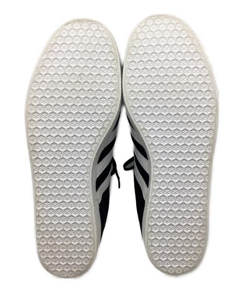 adidas（アディダス）adidas (アディダス) ローカットスニーカー ブラック×ホワイト サイズ:285の古着・服飾アイテム