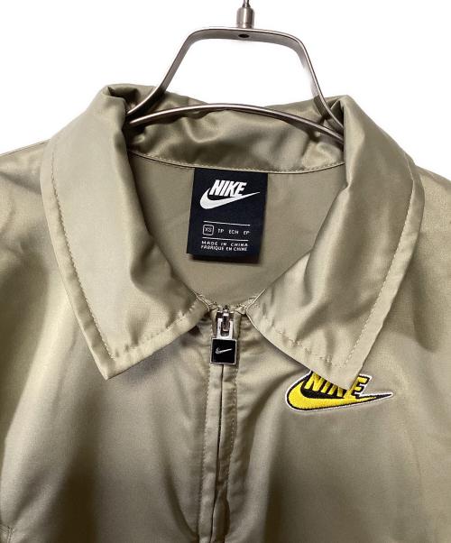 NIKE（ナイキ）NIKE (ナイキ) クラッシュ ロング SA ジャケット カーキ サイズ:XSの古着・服飾アイテム