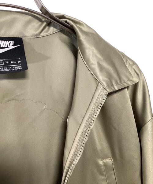 NIKE（ナイキ）NIKE (ナイキ) クラッシュ ロング SA ジャケット カーキ サイズ:XSの古着・服飾アイテム