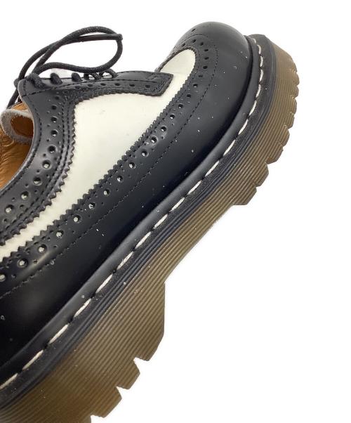 Dr.Martens（ドクターマーチン）Dr.Martens (ドクターマーチン) ウィングチップシューズ ブラック×ホワイト サイズ:UK4の古着・服飾アイテム