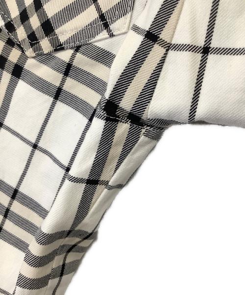 BURBERRY BLUE LABEL（バーバリー ブルー レーベル）BURBERRY BLUE LABEL (バーバリー ブルー レーベル) クロップドパンツ アイボリー×ベージュ サイズ:38の古着・服飾アイテム