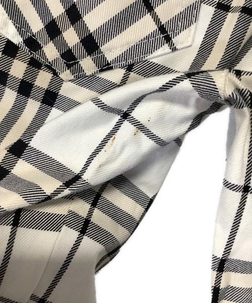BURBERRY BLUE LABEL（バーバリー ブルー レーベル）BURBERRY BLUE LABEL (バーバリー ブルー レーベル) クロップドパンツ アイボリー×ベージュ サイズ:38の古着・服飾アイテム