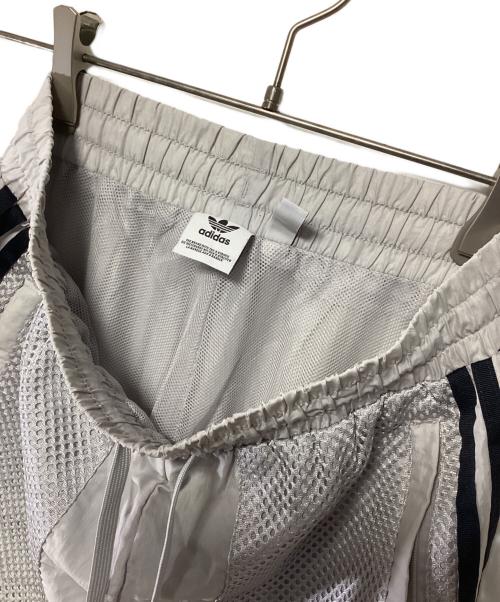 adidas（アディダス）adidas (アディダス) ナイロンパンツ グレー サイズ:Mの古着・服飾アイテム