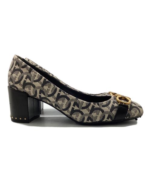 Salvatore Ferragamo（サルヴァトーレ フェラガモ）Salvatore Ferragamo (サルヴァトーレ フェラガモ) ヒールパンプス ベージュ×ブラック サイズ:7の古着・服飾アイテム